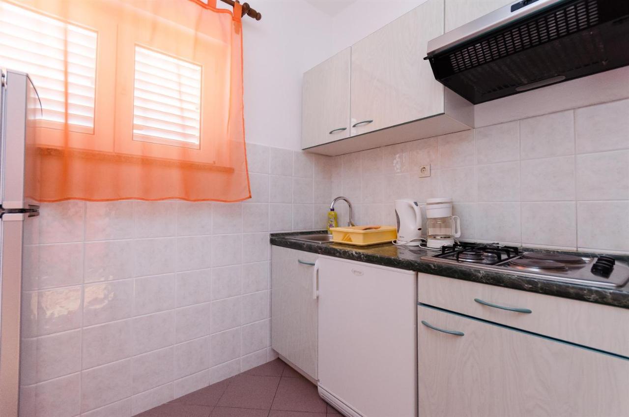 Apartments Mirjana B Лопар Экстерьер фото