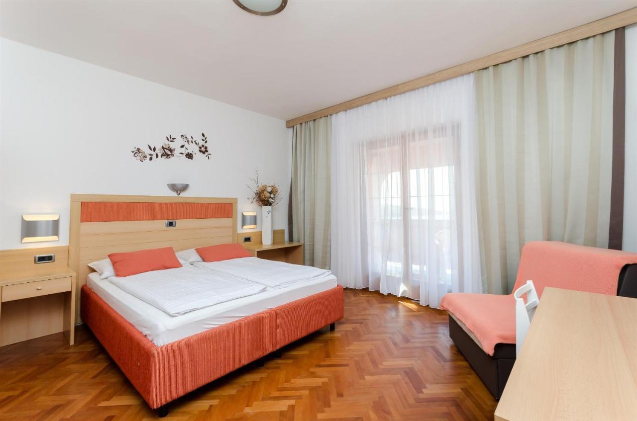 Apartments Mirjana B Лопар Экстерьер фото