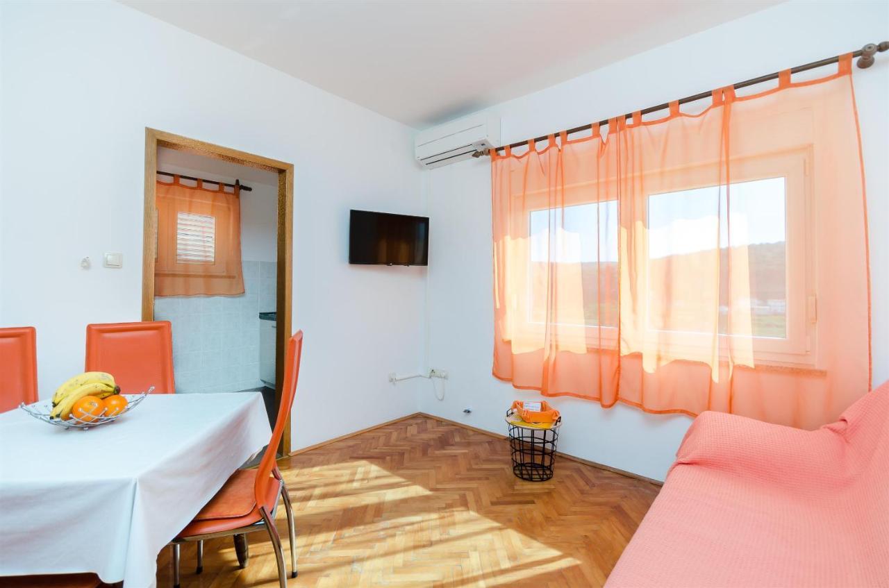 Apartments Mirjana B Лопар Экстерьер фото