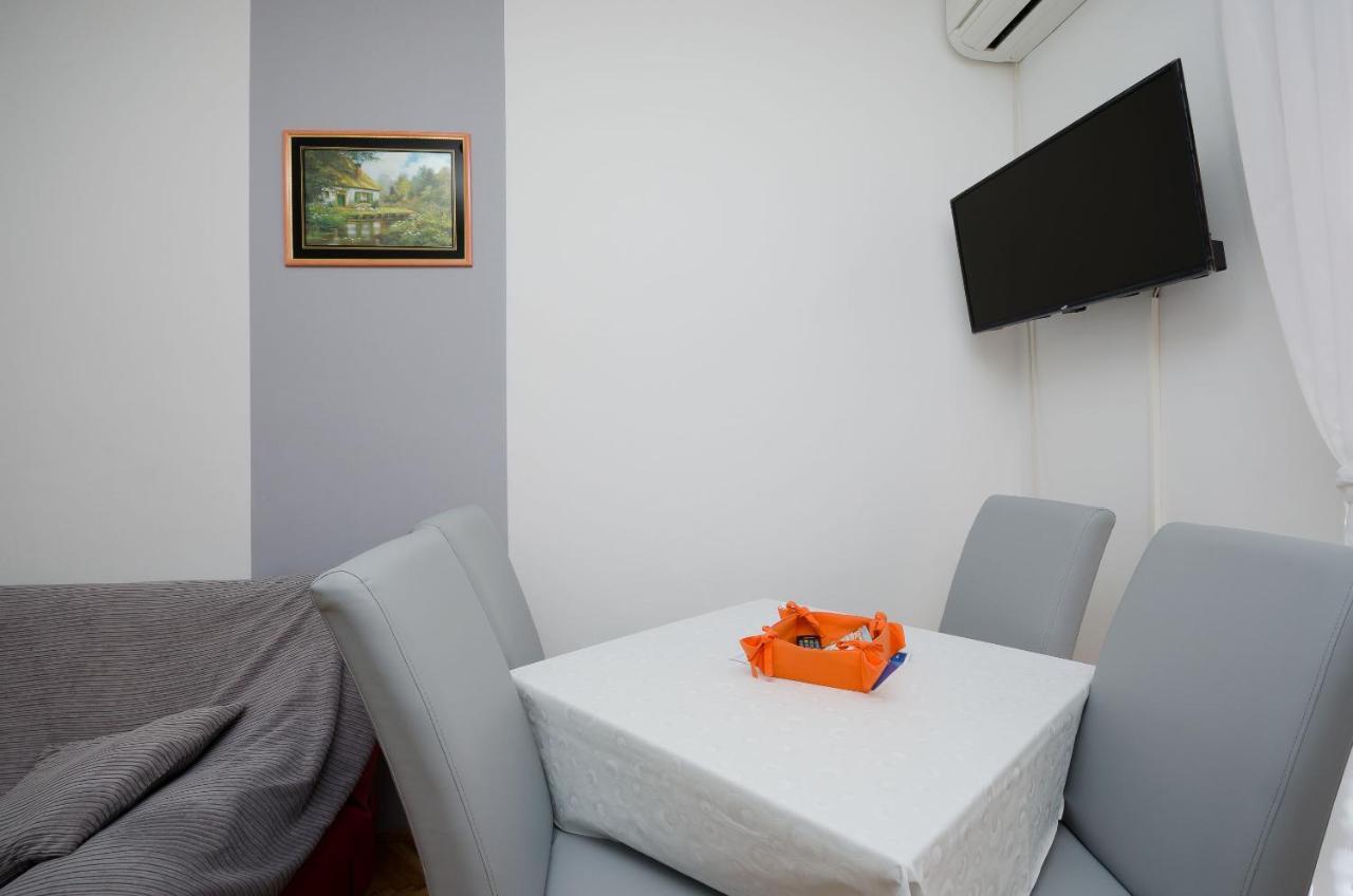 Apartments Mirjana B Лопар Экстерьер фото