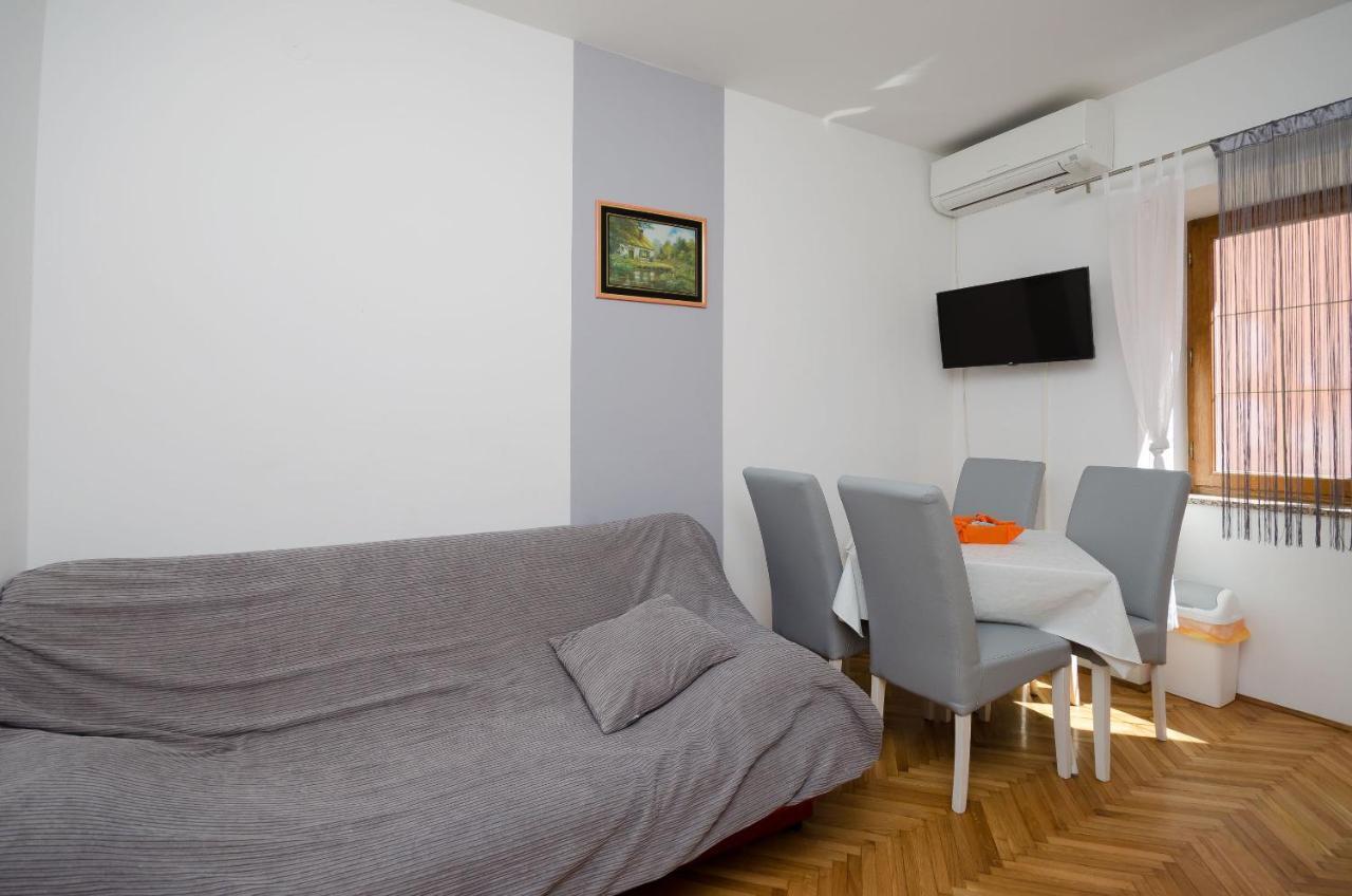 Apartments Mirjana B Лопар Экстерьер фото