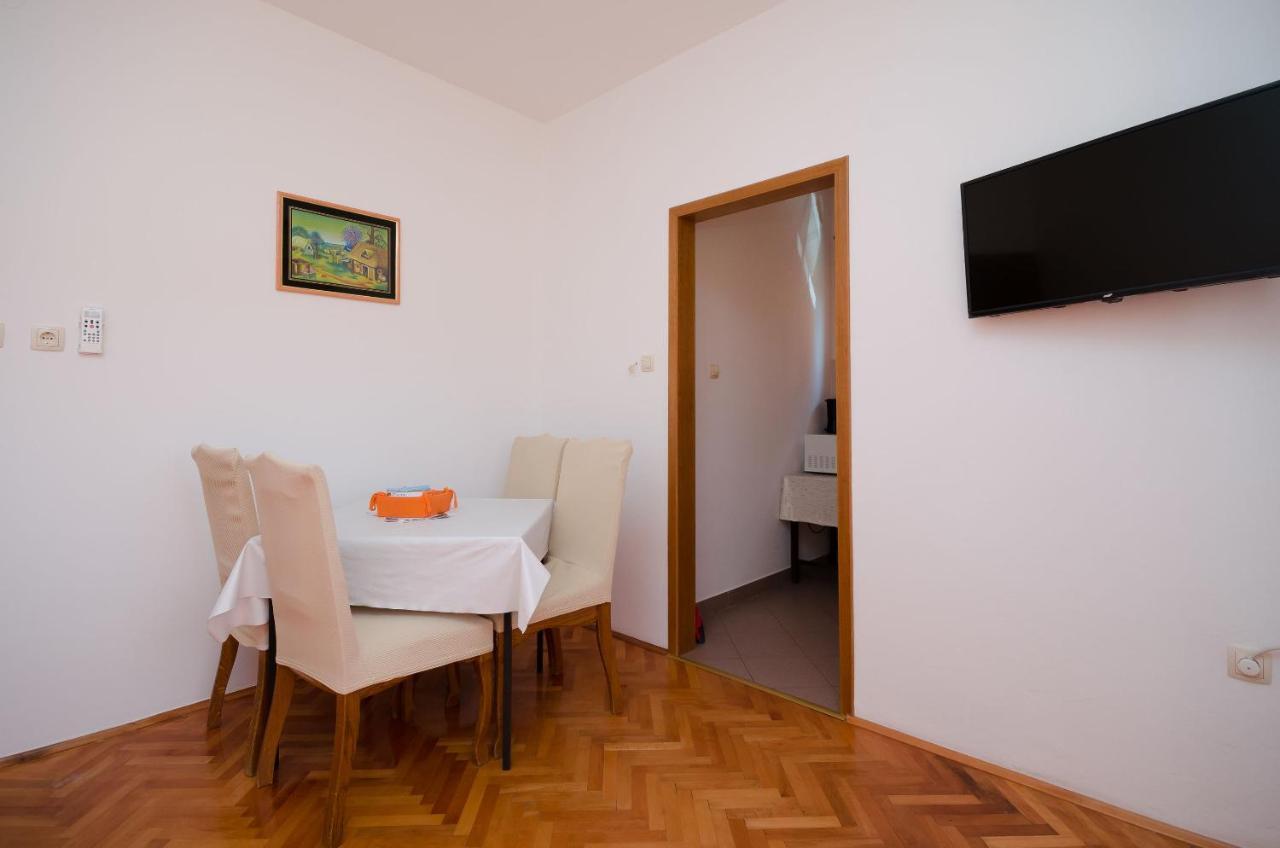 Apartments Mirjana B Лопар Экстерьер фото