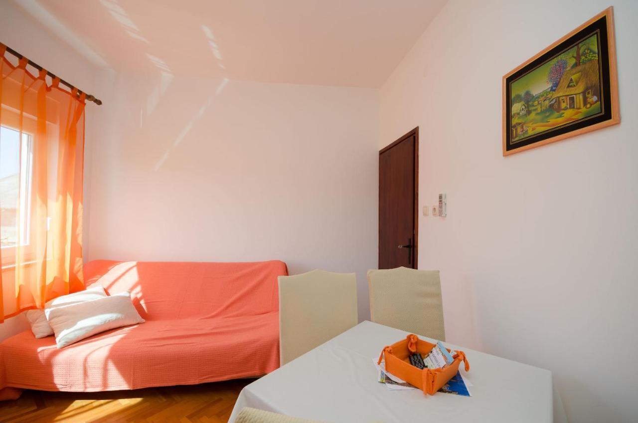Apartments Mirjana B Лопар Экстерьер фото