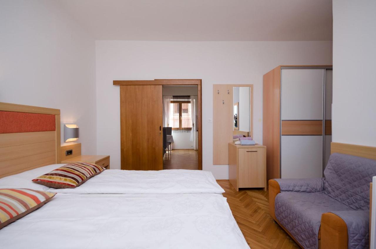 Apartments Mirjana B Лопар Экстерьер фото