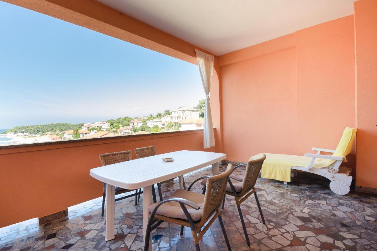 Apartments Mirjana B Лопар Экстерьер фото