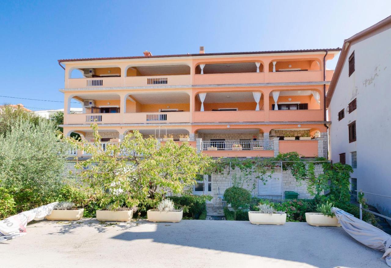 Apartments Mirjana B Лопар Экстерьер фото